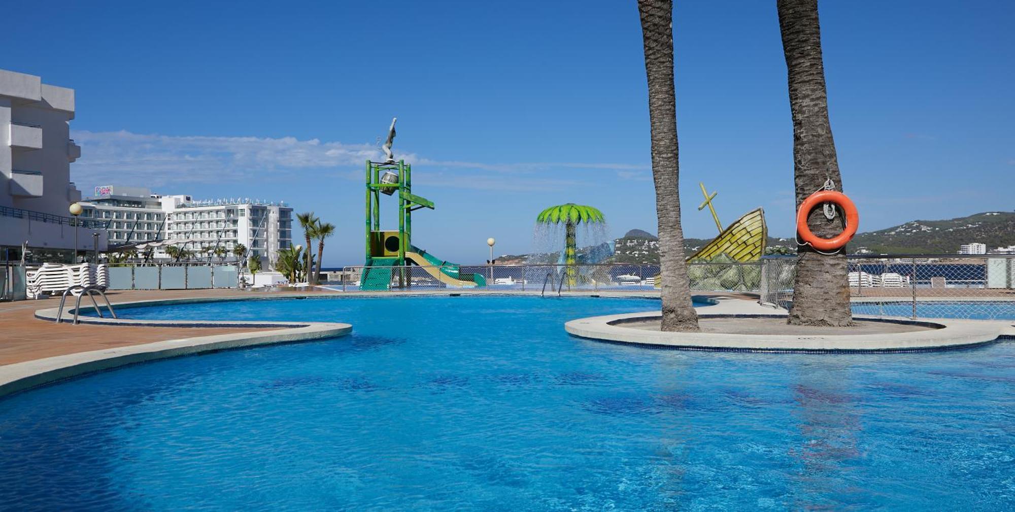 Playa Bella Apartments San Antonio  Eksteriør billede