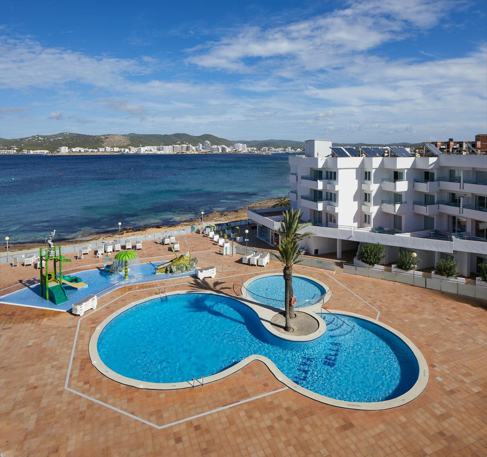 Playa Bella Apartments San Antonio  Eksteriør billede