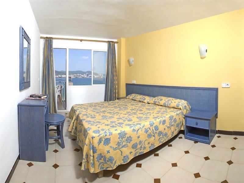 Playa Bella Apartments San Antonio  Eksteriør billede