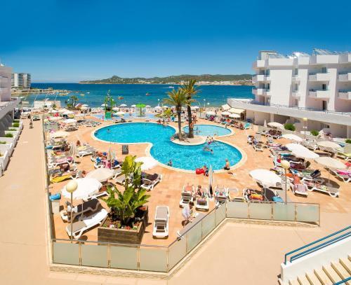 Playa Bella Apartments San Antonio  Eksteriør billede